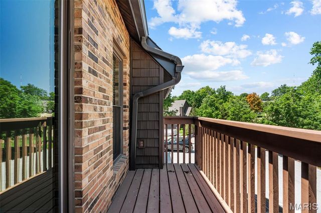 5168 Hollow Wood Court D, St Louis, MO 63128