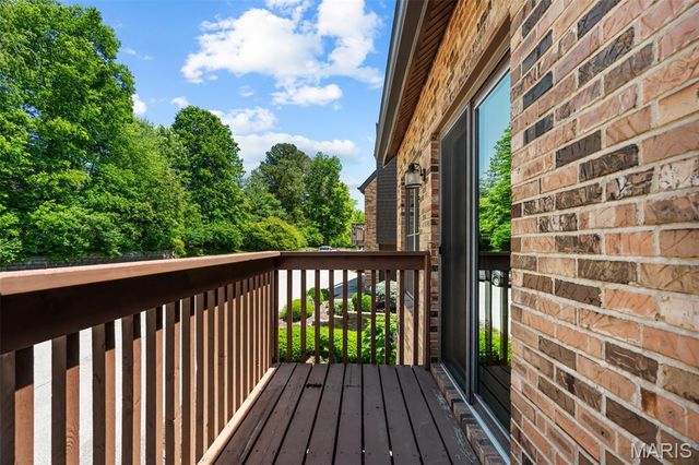 5168 Hollow Wood Court D, St Louis, MO 63128