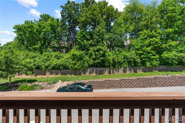 5168 Hollow Wood Court D, St Louis, MO 63128