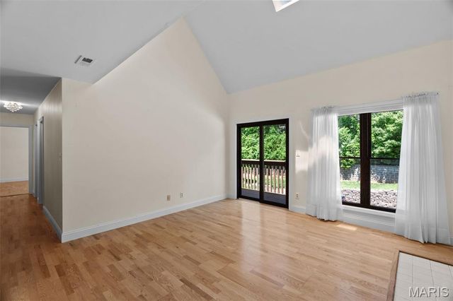 5168 Hollow Wood Court D, St Louis, MO 63128