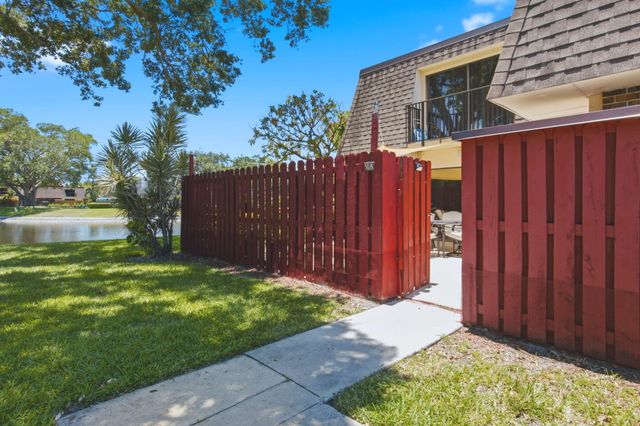 2883 SW 22nd Circle 51a, Delray Beach, FL 33445