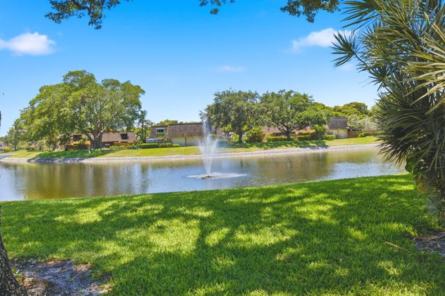 2883 SW 22nd Circle 51a, Delray Beach, FL 33445