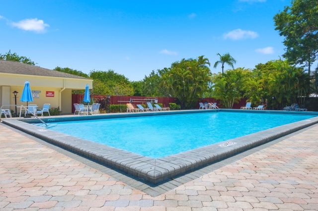 2883 SW 22nd Circle 51a, Delray Beach, FL 33445