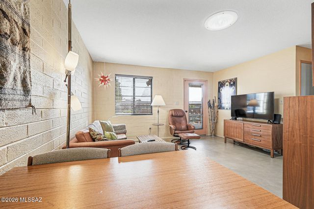 356 S Paseo Quinta Apt D, Green Valley, AZ 85614