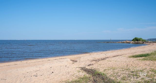 206 Volanta Avenue, Fairhope, AL 36532