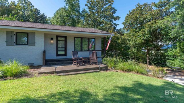 206 Volanta Avenue, Fairhope, AL 36532