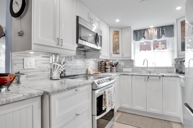 7012 98th Street 1A, Chicago Ridge, IL 60415