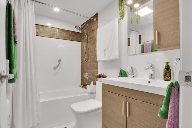 7012 98th Street 1A, Chicago Ridge, IL 60415