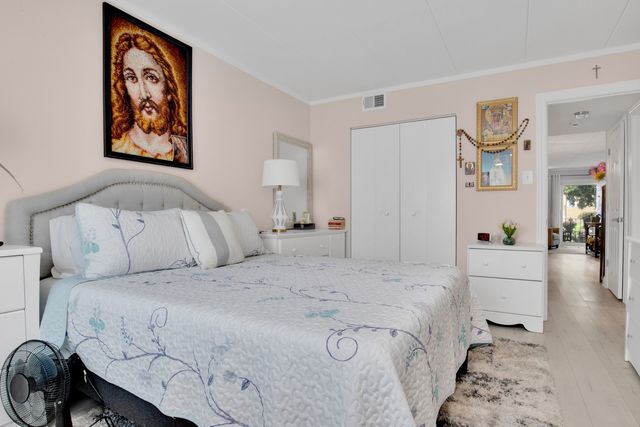 7012 98th Street 1A, Chicago Ridge, IL 60415