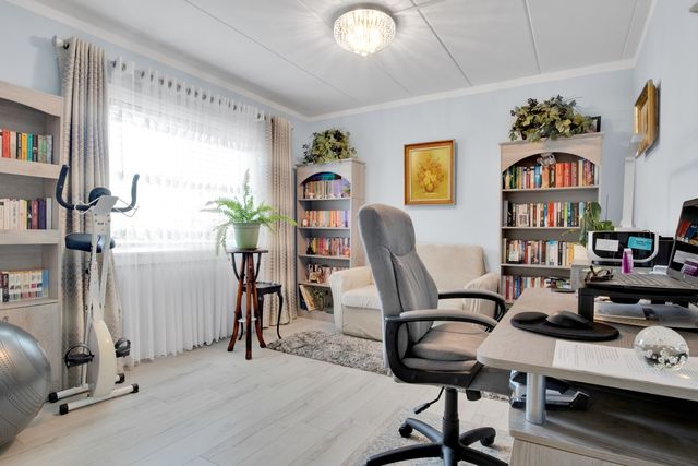 7012 98th Street 1A, Chicago Ridge, IL 60415