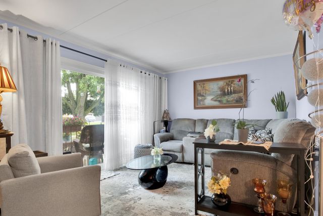 7012 98th Street 1A, Chicago Ridge, IL 60415