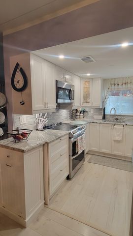 7012 98th Street 1A, Chicago Ridge, IL 60415