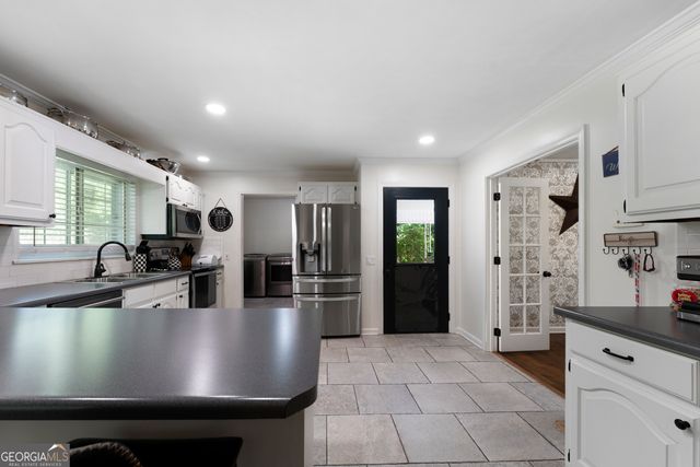 212 Sherwood Drive, Calhoun, GA 30701