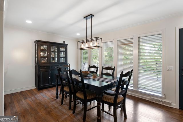212 Sherwood Drive, Calhoun, GA 30701