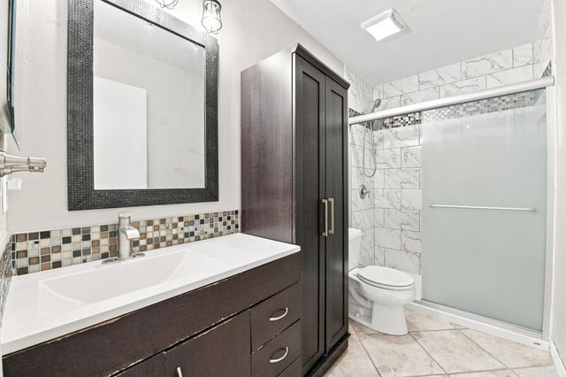 674 SW LAKEHURST Drive, Port St. Lucie, Port St Lucie, FL 34983