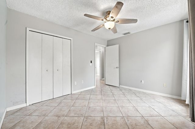 674 SW LAKEHURST Drive, Port St. Lucie, Port St Lucie, FL 34983