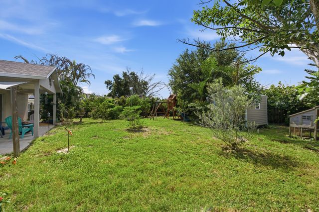 674 SW LAKEHURST Drive, Port St. Lucie, Port St Lucie, FL 34983