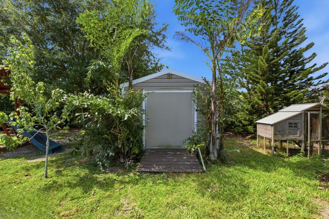 674 SW LAKEHURST Drive, Port St. Lucie, Port St Lucie, FL 34983