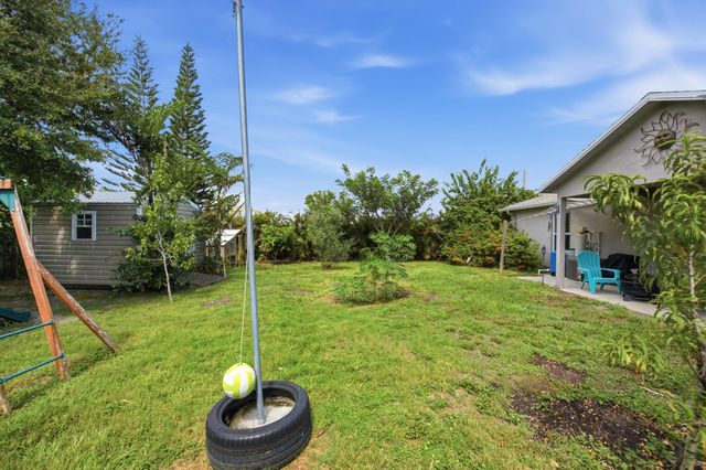 674 SW LAKEHURST Drive, Port St. Lucie, Port St Lucie, FL 34983