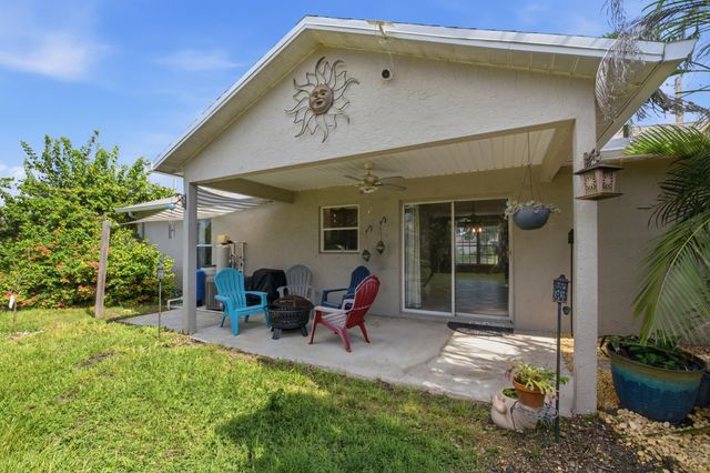 674 SW LAKEHURST Drive, Port St. Lucie, Port St Lucie, FL 34983