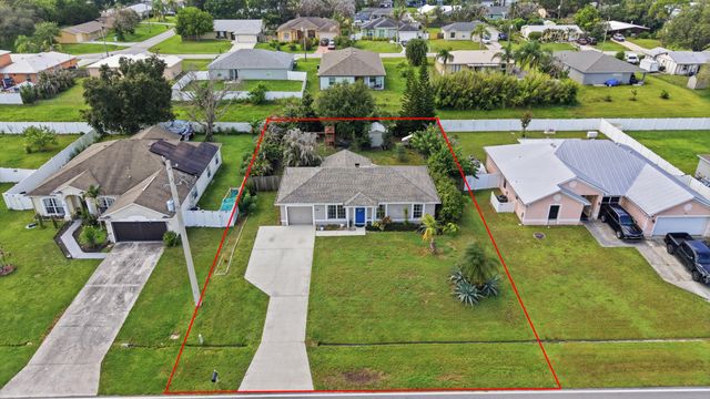 674 SW LAKEHURST Drive, Port St. Lucie, Port St Lucie, FL 34983