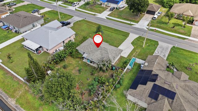 674 SW LAKEHURST Drive, Port St. Lucie, Port St Lucie, FL 34983