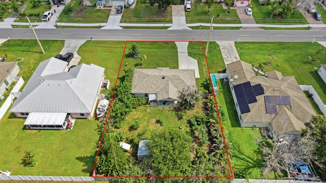 674 SW LAKEHURST Drive, Port St. Lucie, Port St Lucie, FL 34983