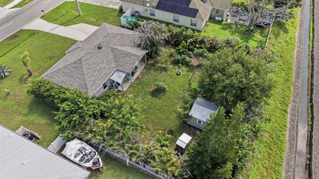 674 SW LAKEHURST Drive, Port St. Lucie, Port St Lucie, FL 34983