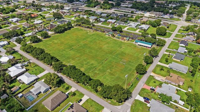674 SW LAKEHURST Drive, Port St. Lucie, Port St Lucie, FL 34983