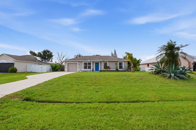 674 SW LAKEHURST Drive, Port St. Lucie, Port St Lucie, FL 34983