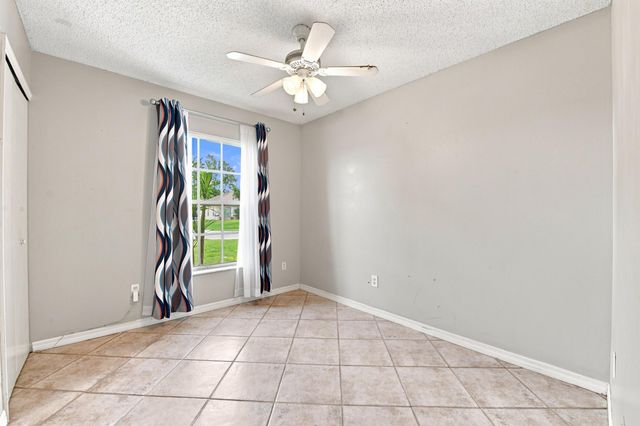 674 SW LAKEHURST Drive, Port St. Lucie, Port St Lucie, FL 34983