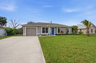 674 SW LAKEHURST Drive, Port St. Lucie, Port St Lucie, FL 34983