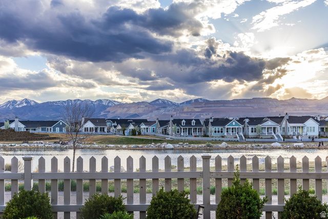 10962 S PADDLE BOARD WAY, South Jordan, UT 84009
