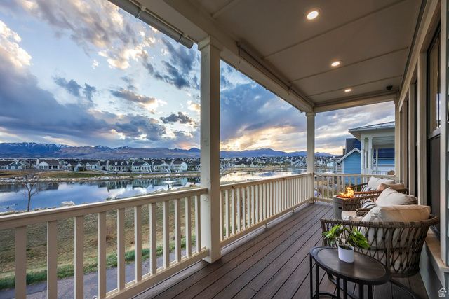 10962 S PADDLE BOARD WAY, South Jordan, UT 84009