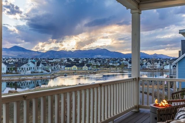 10962 S PADDLE BOARD WAY, South Jordan, UT 84009