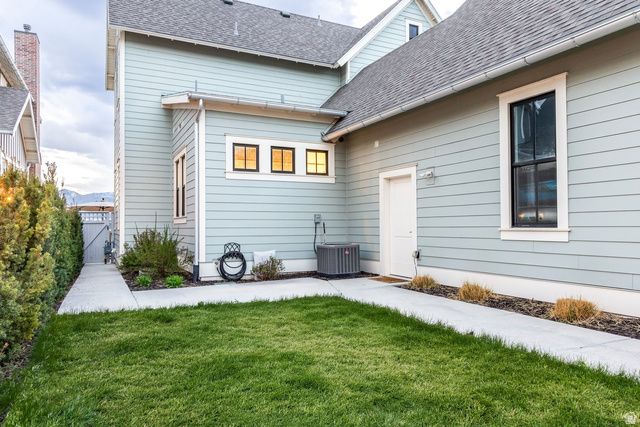 10962 S PADDLE BOARD WAY, South Jordan, UT 84009