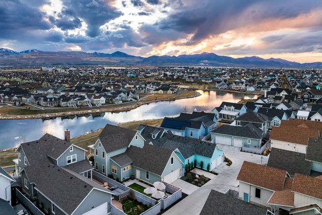 10962 S PADDLE BOARD WAY, South Jordan, UT 84009