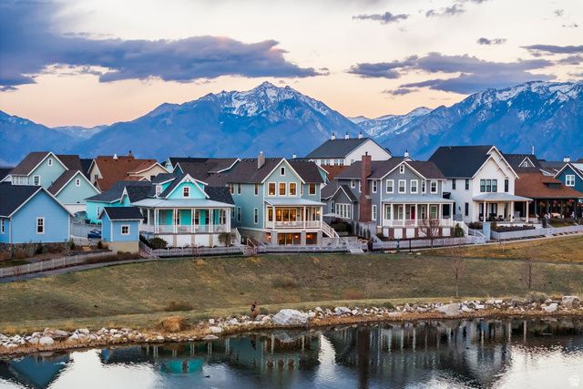 10962 S PADDLE BOARD WAY, South Jordan, UT 84009