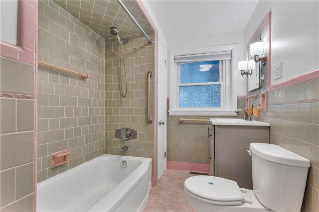 42 Armand Avenue, Woonsocket, RI 02895