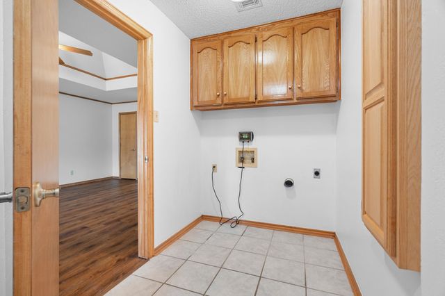 7401 Spring Lea Way, North Richland Hills, TX 76182