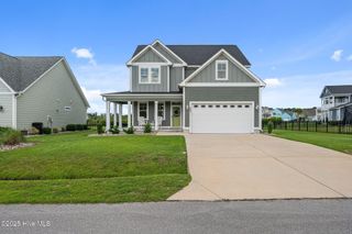 604 Trawler Place, Newport, NC 28570