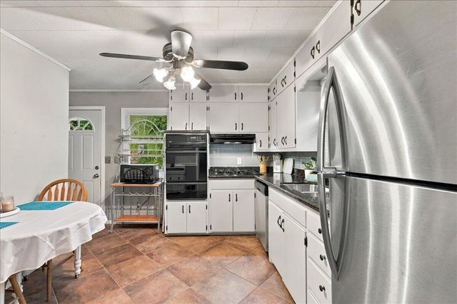 1535 SUNSET Drive, Council Bluffs, IA 51503