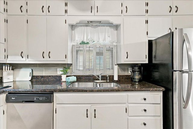 1535 SUNSET Drive, Council Bluffs, IA 51503
