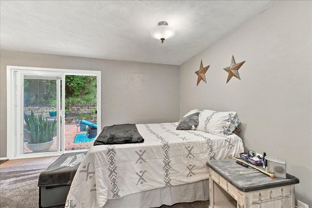 1535 SUNSET Drive, Council Bluffs, IA 51503