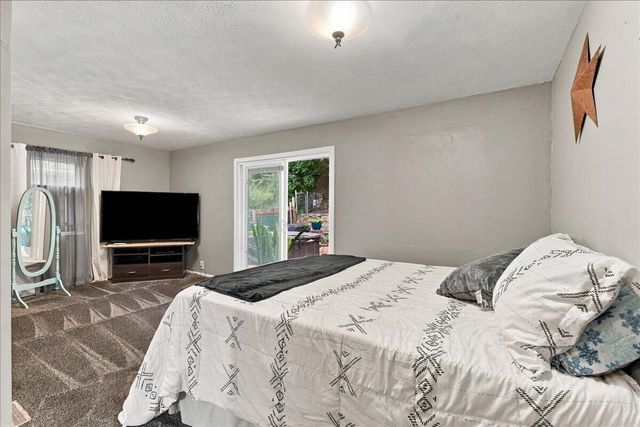 1535 SUNSET Drive, Council Bluffs, IA 51503