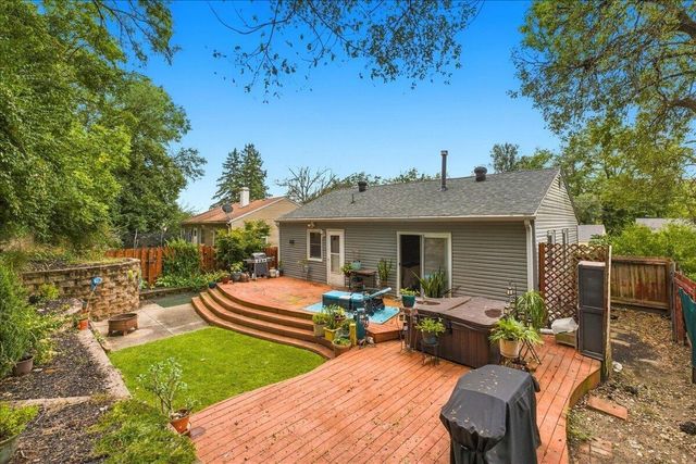 1535 SUNSET Drive, Council Bluffs, IA 51503