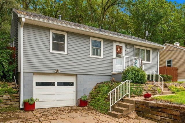 1535 SUNSET Drive, Council Bluffs, IA 51503