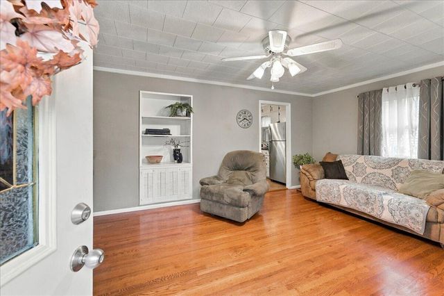 1535 SUNSET Drive, Council Bluffs, IA 51503