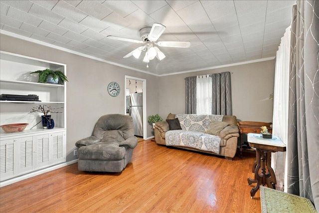 1535 SUNSET Drive, Council Bluffs, IA 51503