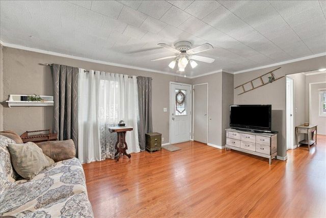 1535 SUNSET Drive, Council Bluffs, IA 51503